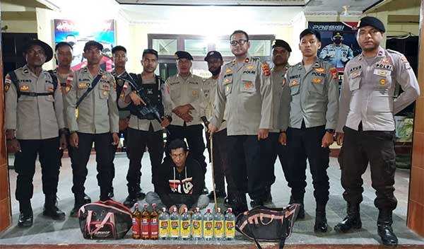 Polisi Amankan Penjual Miras di Keerom, Sejumlah BB Turut Disita 1 IMG 20230406 WA0003