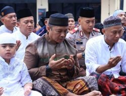 Wakapolda dan PJU Polda Papua Laksanakan Sholat Ied Bersama Masyarakat
