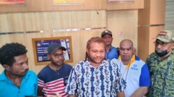 Diduga Cemarkan Nama Baik, Ratusan Warga Saireri Polisikan Ketua FOPERA PBD 9 IMG 20230427 WA0049