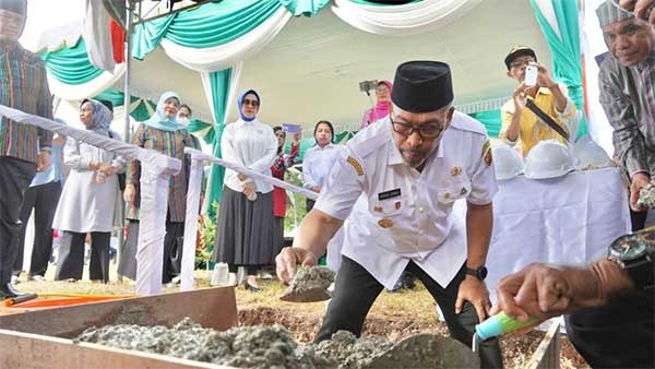 Ini Harapan Gubernur Saat Letakkan Batu Pertama Balai Nikah Manasik Haji - RKB MIN 1 Tual 1 IMG 20230502 WA0002