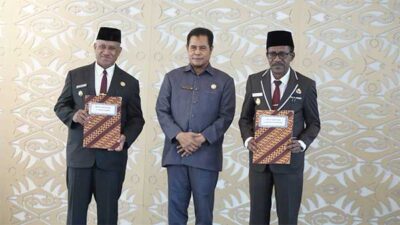 Plh Gub Pap serahkan SK perpanjang Pj Sarmi n Kota JPR