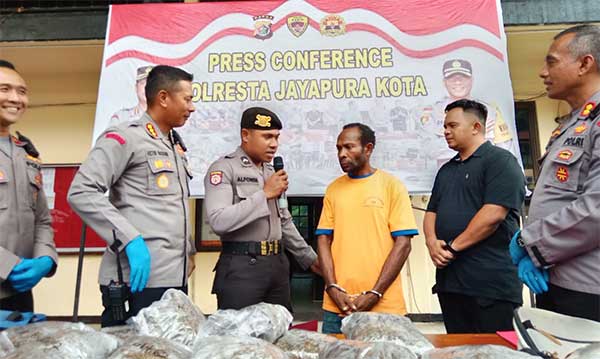Warga PNG Barter Ganja di Dok IX Kali