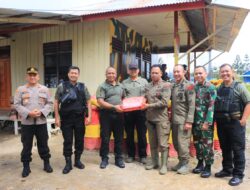 Salurkan Bantuan, Wakapolda Papua Motivasi Personel TNI-Polri di Pos PAM Wilayah Pegubin