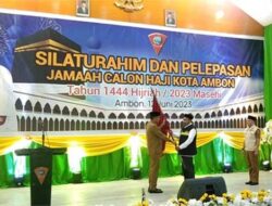 Lepas JCH Asal Kota Ambon, Wattimena Ingatkan Jamaah Jaga Kesehatan