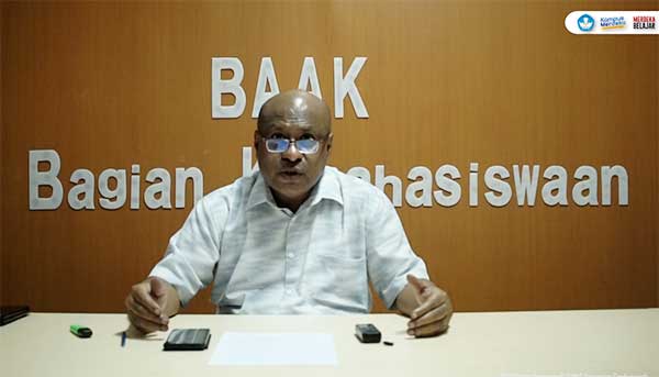 Wakil Rektor III Uncen Dr. Jonathan K. Waroromi S.Si M.Si