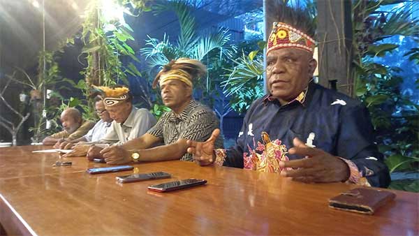 Dewan Adat Tabi Daniel Toto