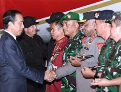 Kapolda Sambut Kunker Presiden Jokowi dan Rombongan di Papua
