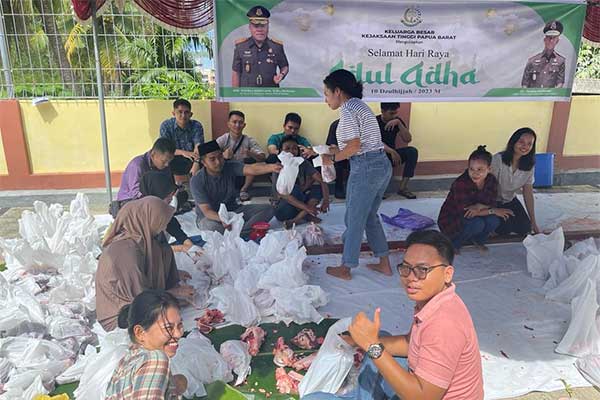 Kejati Papua Sembelih Hewan Kurban