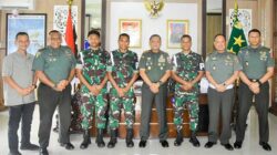 Pangdam Pattimura Apresiasi Pesepak Bola TNI Asal Maluku 13 Pangdam PTM n 3 Pemain Bola TNI