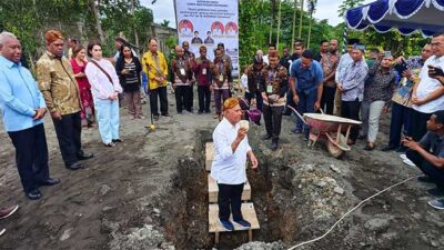 Letakan Batu Pertama Sekretariat Ikaswara Manokwari, Ini Tekad Pj Gubernur Waterpauw