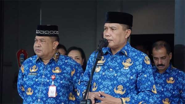 Pj Walkot Ambon Polemik Pungutan Retribusi Sampah