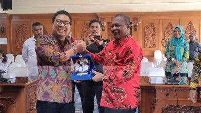 Pemkab Teluk Bintuni Gandeng PWI Studi Banding Pengolahan Sampah dan Hutan Mangrove di Bali