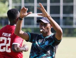Elie Aiboy Punya Misi Khusus Bagi Pesepakbola Papua