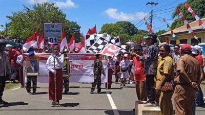 Karnaval SD-SMP Semarakkan Gebyar HUT RI ke 78, Ketua DPRD Biak Lepas Peserta