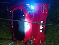 Mobil Agya Laka Tunggal Terperosok ke Sisi Jalan, Ternyata Pengemudi Mabuk