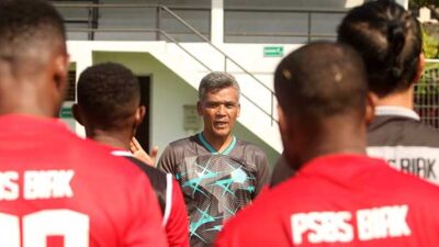 PSBS Biak Pelatih Hendri Susilo
