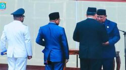 Lantik Lobat-Serahkan SK Perpanjangan 2 Pj Bupati, Musa'ad Ingatkan Netralitas Pemilu 2024 8 Pj Gub PBD Lantik Lobat