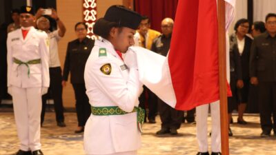 Plh Gubernur Papua Kukuhkan 37 Anggota Paskibra: Siap Laksanakan Tugas Mulia