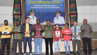 Bupati Teluk Bintuni Bantuan Modal Usaha 5M