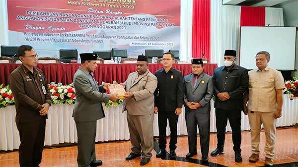 Pemprov PB Sampaikan RAPBD-P TA 2023 Sebesar Rp5 T Lebih 2 DPR PB Paripurna Perubahan APBD 2023