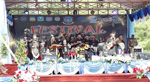 PLN Sukses Hadirkan Listrik Tanpa Kedip di Festival Negeri Seribu Ombak Sarmi 2 Festival Negeri 1000 Ombak Sarmi