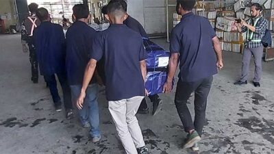 Tiba di Jayapura, Suasana Haru Iringi Kedatangan Jenazah Michelle Kurisi