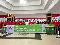 ACE Hardware Maluku Bantu Pemkot Ambon Alat Kebersihan