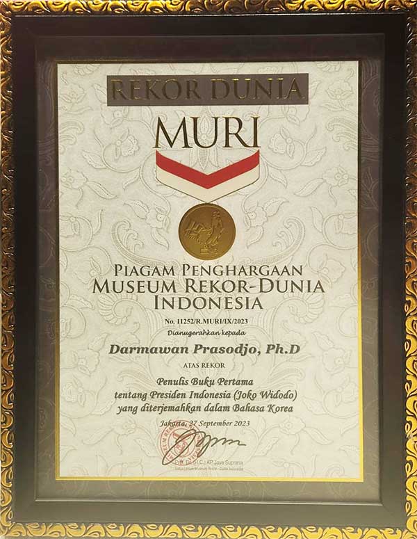 Biografi Jokowi “Tokoh Inspiratif Dunia” Tulisan Dirut PLN Terbit di Korea 2 PLN Piagam Penghargaan MURI