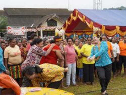 Puji Acara Perempuan Arfak Berkreasi-Berkarya untuk Pembangunan, Ketua TP PKK PB Apresiasi