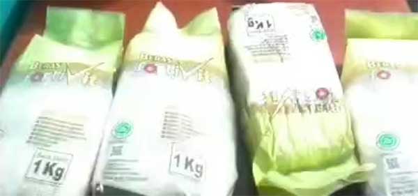 Satgas Stunting dan Bulog Klarifikasi Beras Fortivit Diduga Kadaluwarsa di Kampung Maisepi 3 Beras Forvit Bulog PB2