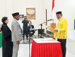 Paripurna PAW DPRD Kota Jayapura, Isak Wanimbo Ganti Umar Padessa