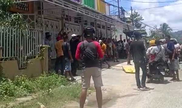 Kantor Maxim Sorong Dirusak Massa