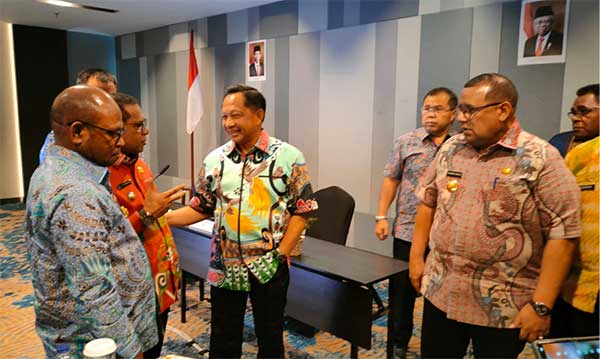 Mendagri Tito Ratas di PBD