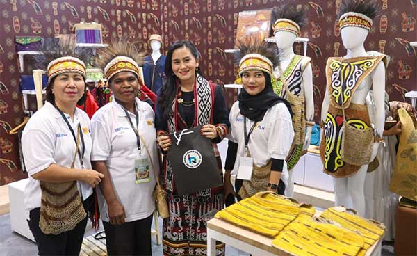 PLN 29 UMKM Binaan PLN di INACRAFT 2023