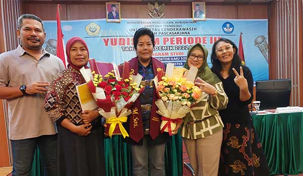 Yanni Lulus Cum Laude dari Uncen JPR