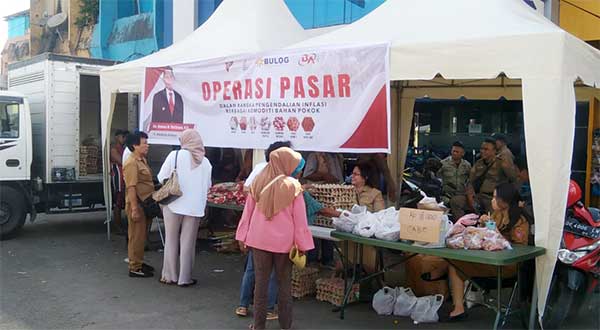 Pemkot Ambon Operasi Pasar di Mardika
