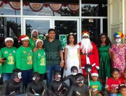 Usung Toleransi Beragama: PKB PBD Gelar Aksi Santa Claus Meriahkan Natal di Kota Sorong