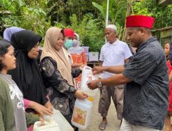 Berbagi Kasih di Kp Makassar Manokwari, Abdullah Manaray Mohon Dukungan Masyarakat