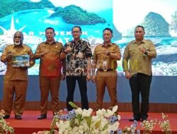 Pemerintah PBD Launcing Buku “Fajar Merekah di Papua Barat Daya”, Ini Harapan Pj Gubernur