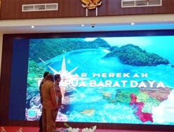 Ini Harapan Prof Heatubun saat Peluncuran Buku Fajar Merekah di Papua Barat Daya