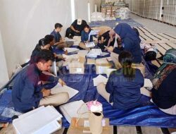 Sortir Logistik Pemilu 2024, KPU Kota Sorong Siapkan Pamflet untuk 730 TPS