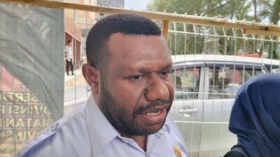 Ketua KPU Provinsi Papua Barat Daya, Andarias Kambu (Foto : KENN)