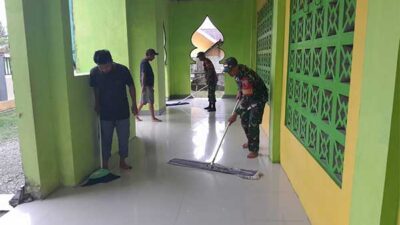 Dukung Program Kodim 1504/Ambon, Koramil Baguala Bersih-bersih Rumah Ibadah di Laha