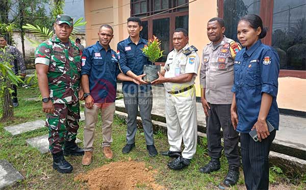 Pelantikan 175 Anggota KPPS Klamana3