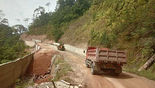 Yohanes Ajoi Kondisi Jalan