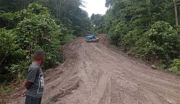 Yohanes Ajoi Kondisi Jalan3