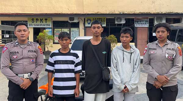 3 Pemuda Vira Angkat2 Ban di Jemb Youtefa