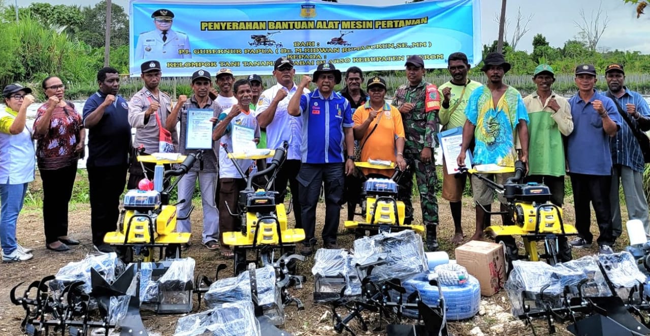 Pemprov Papua Bantu Peralatan Pengolahan Lahan Tanaman Cabai di Keerom 1 IMG 20240223 WA0002