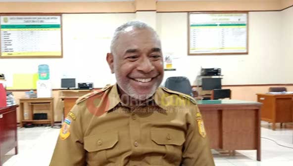 Kepala Dinas Pariwisata Kota Jayapura Mathias Mano saat menyampaikan keterangan pers kepada awak media di Jayapura, Senin (26/2/2024) / Foto : Surya