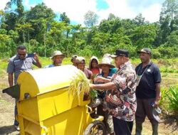Jaga Ketahanan Pangan, Pemkab Tambrauw Bantu Mesin Giling Padi di 7 Distrik